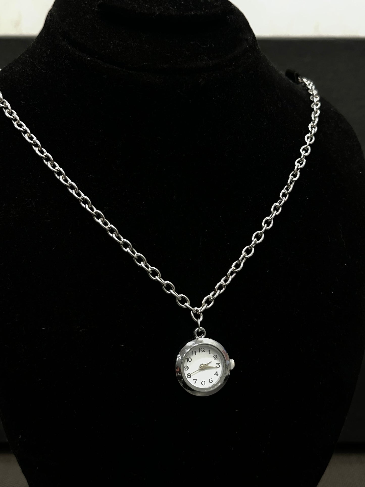 Verscor Time Pendant