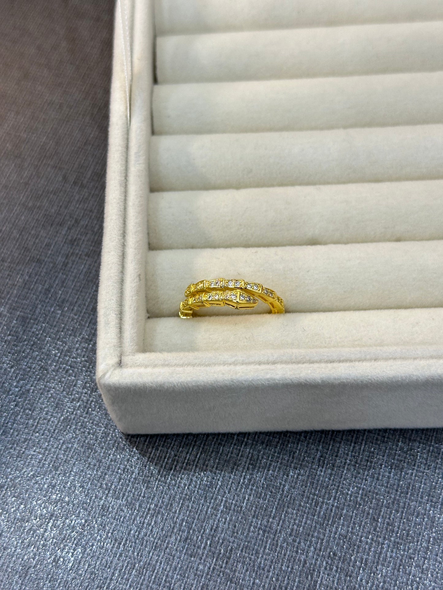 Serpent Angle Ring
