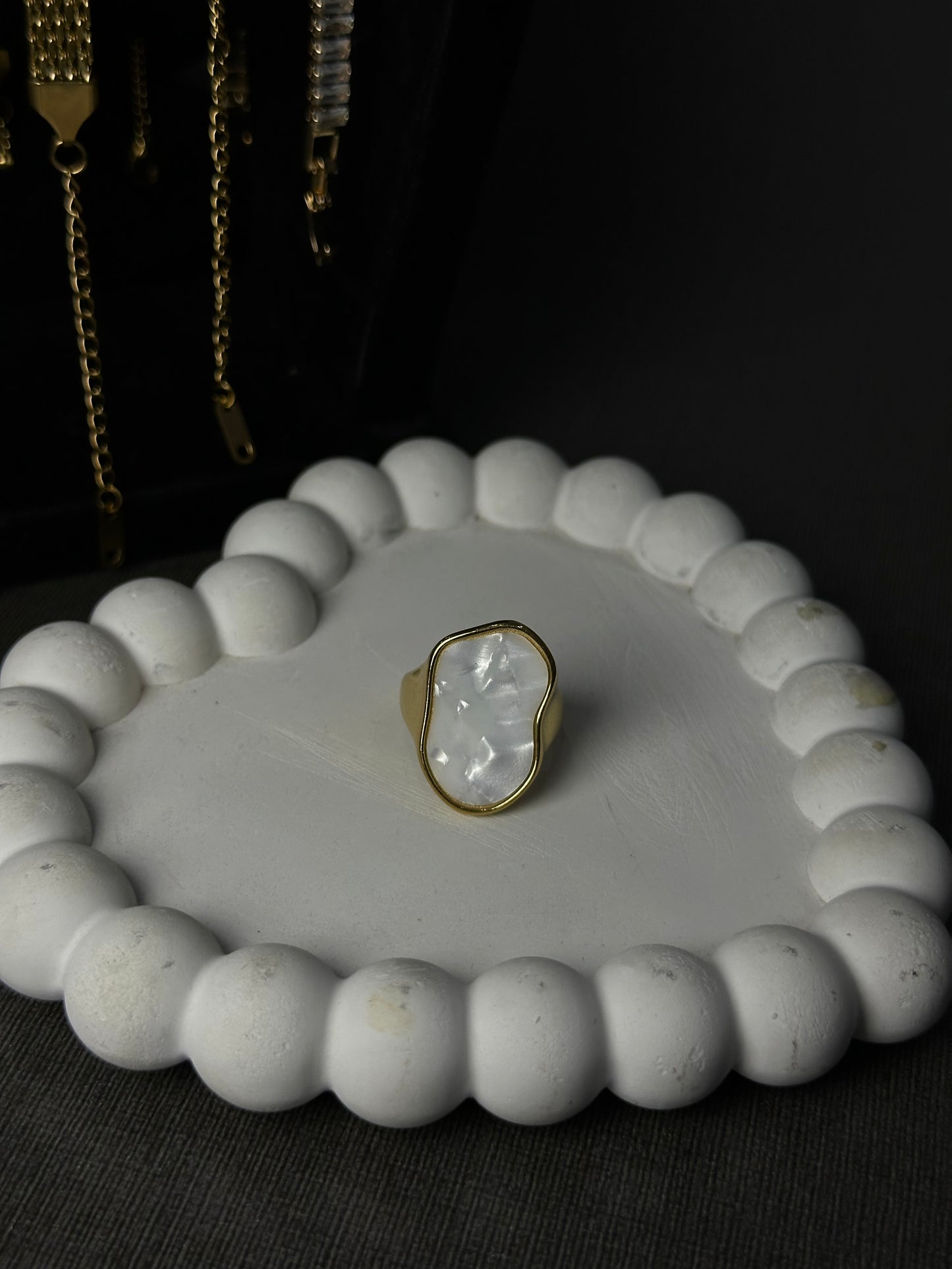 Luna Shell Ring