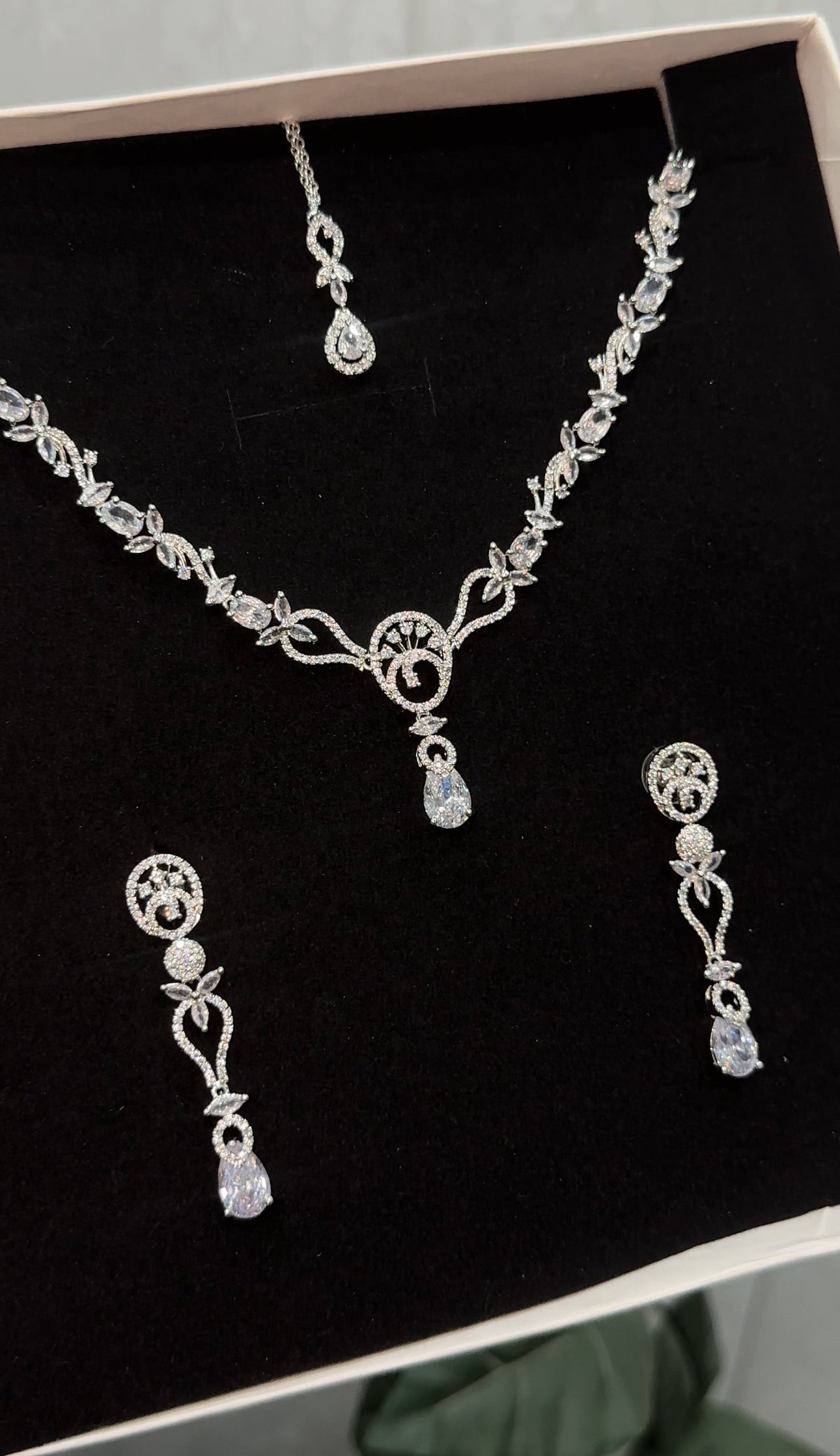Celestia Zircon Set