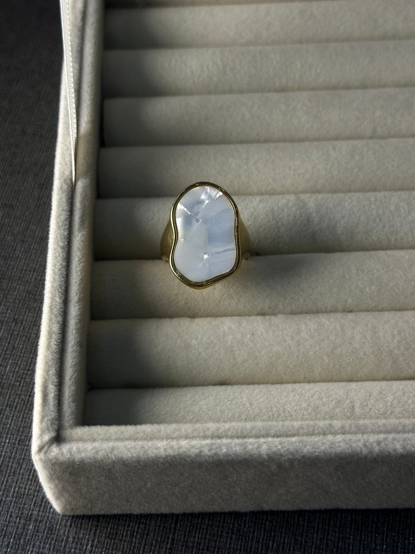 Luna Shell Ring