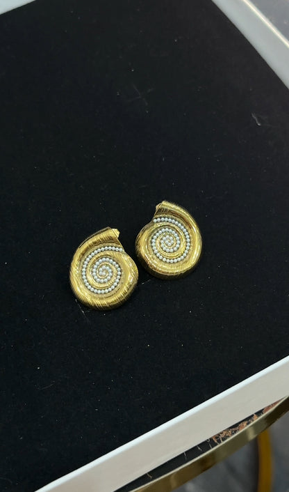 Swirl Studs