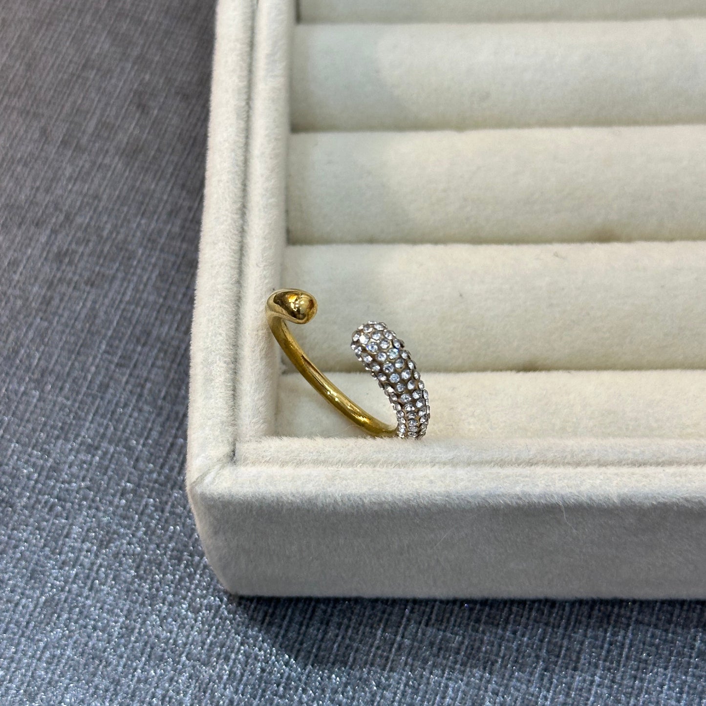 Evander Adjustable Ring