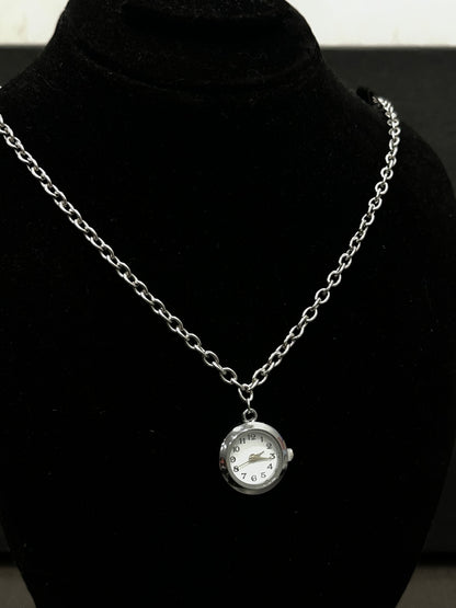 Verscor Time Pendant