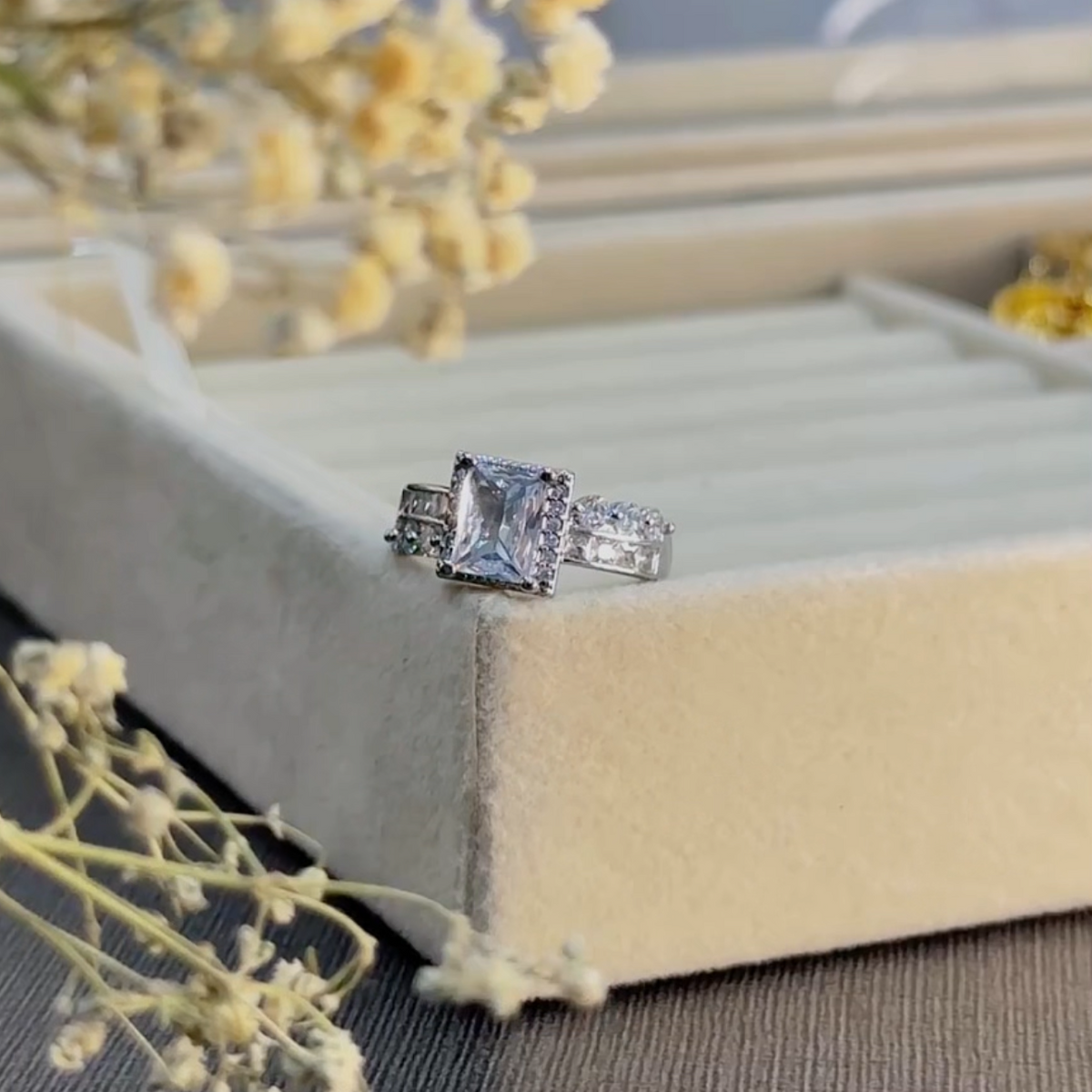 Hazel Adjustable Ring