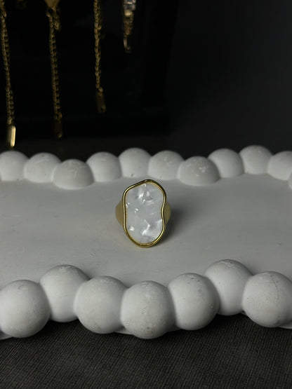 Luna Shell Ring