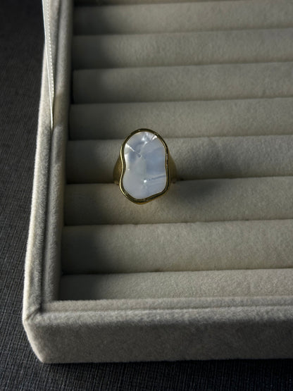 Luna Shell Ring