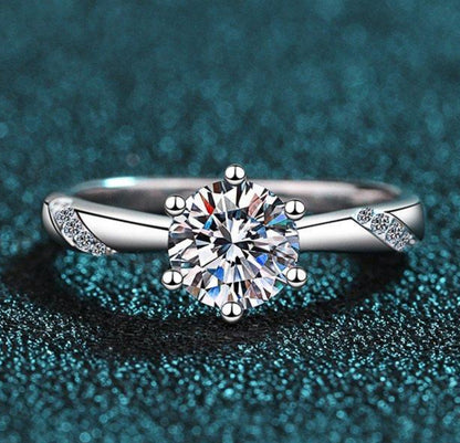 Aina Adjustable Ring