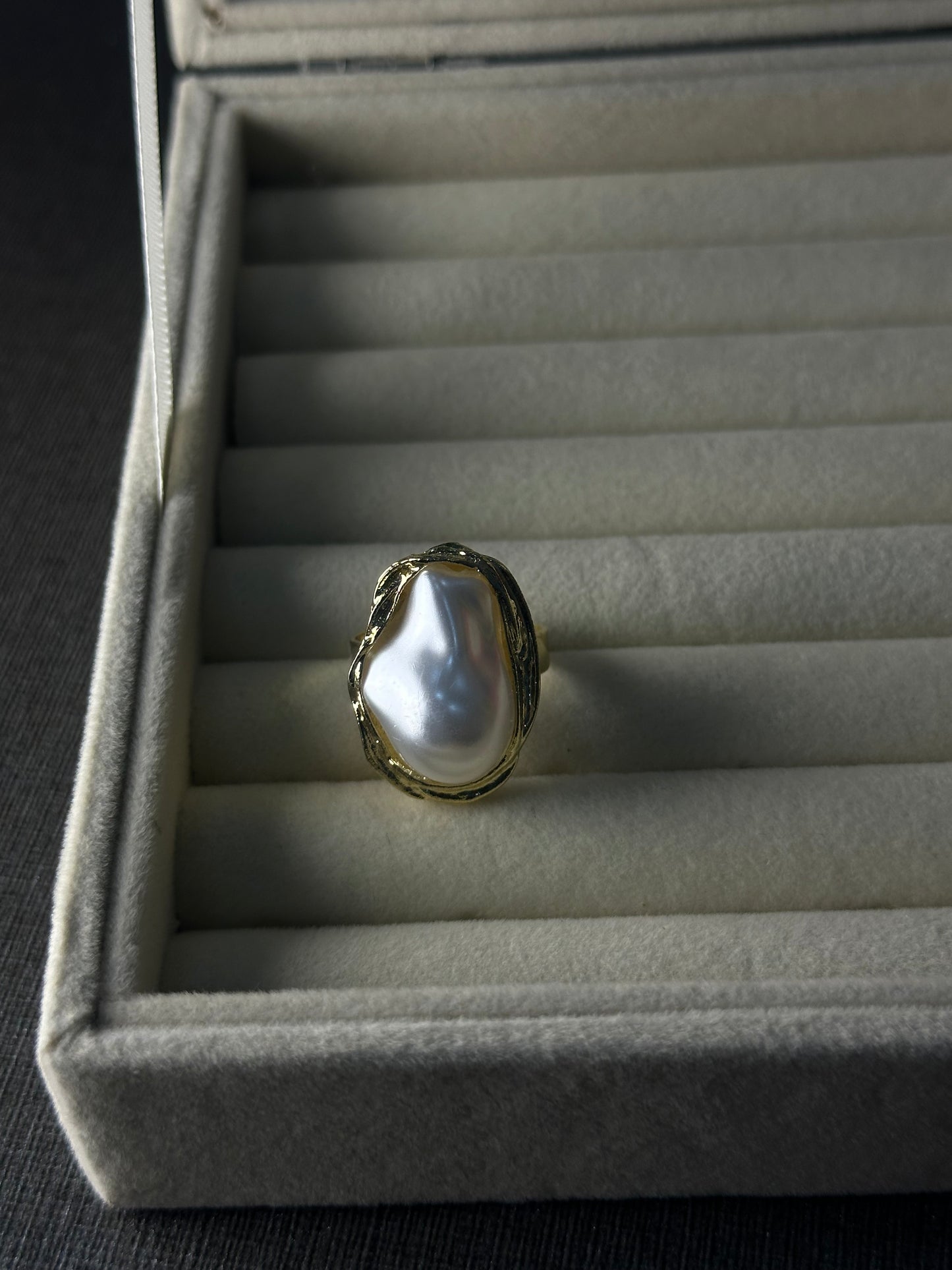 Victoria Adjustable Ring