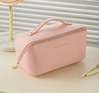 Organizing cosmetic bag