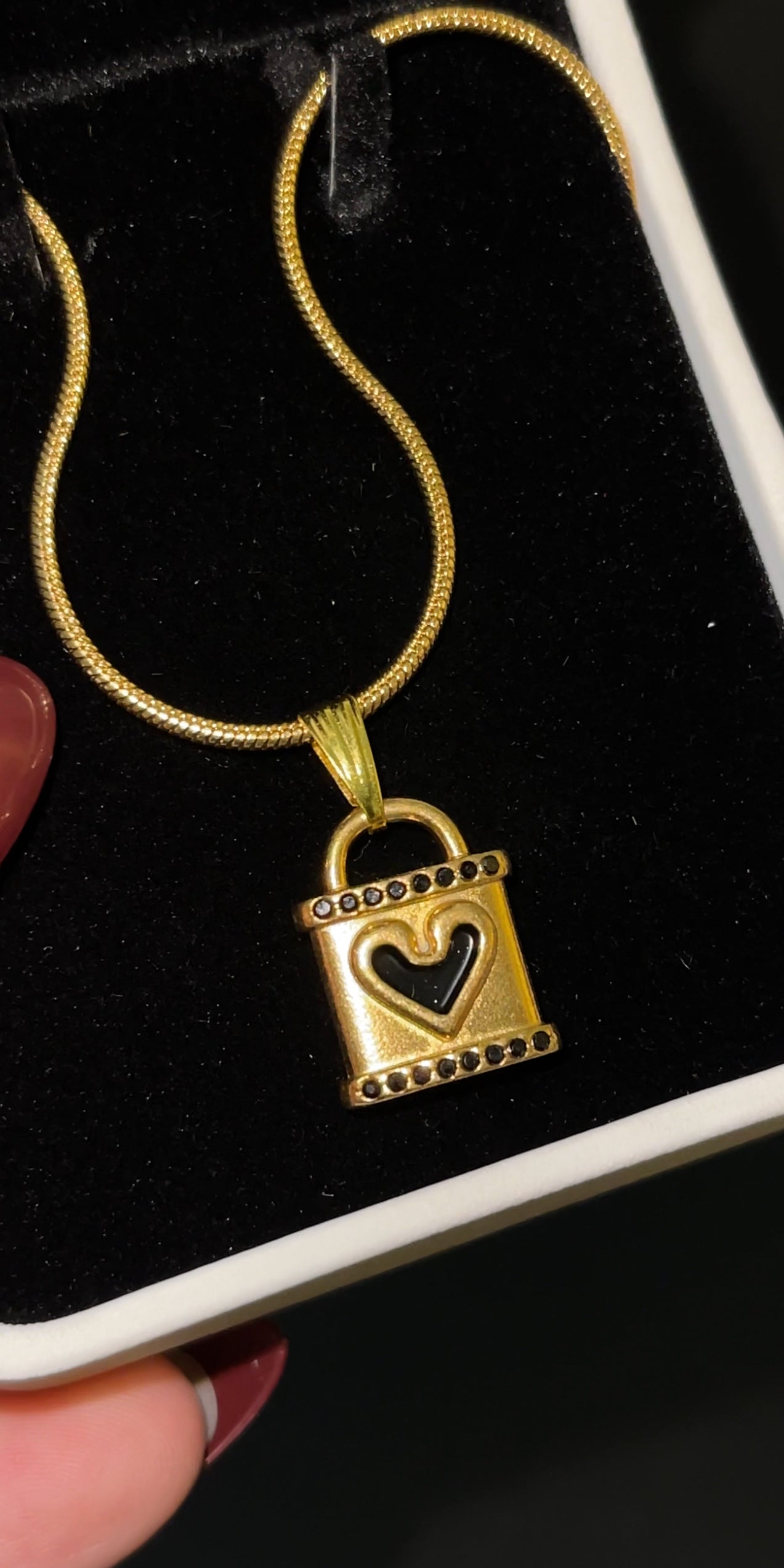 Lazine Pendant