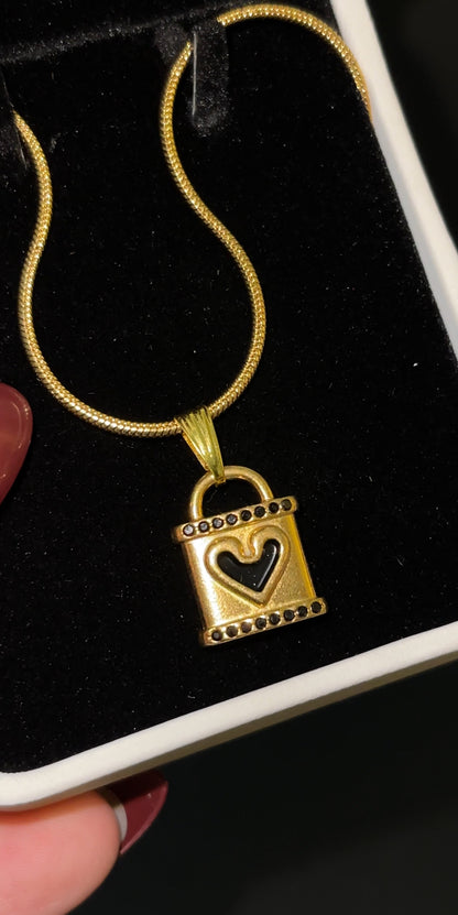 Lazine Pendant