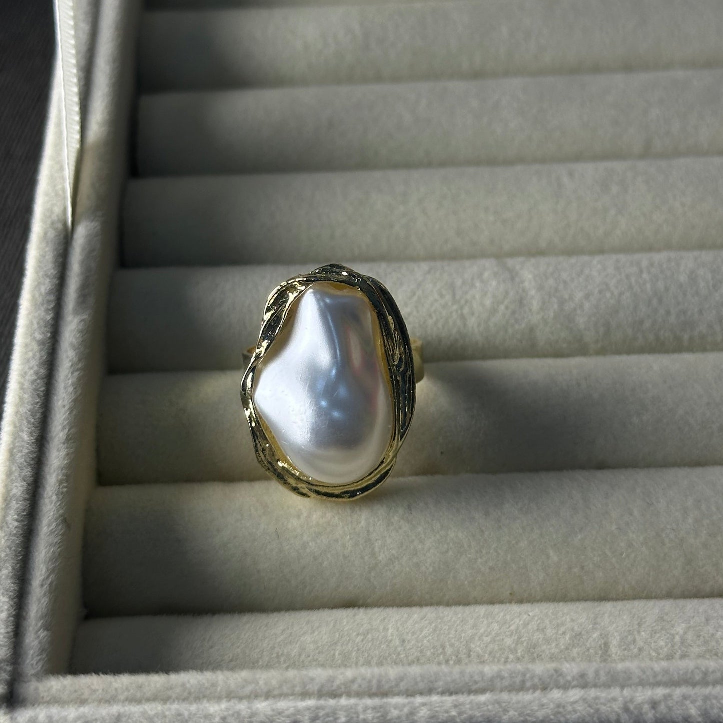 Victoria Adjustable Ring