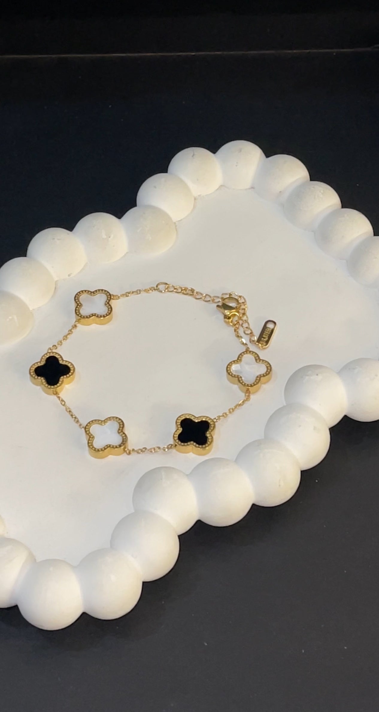Double sided clover bracelet