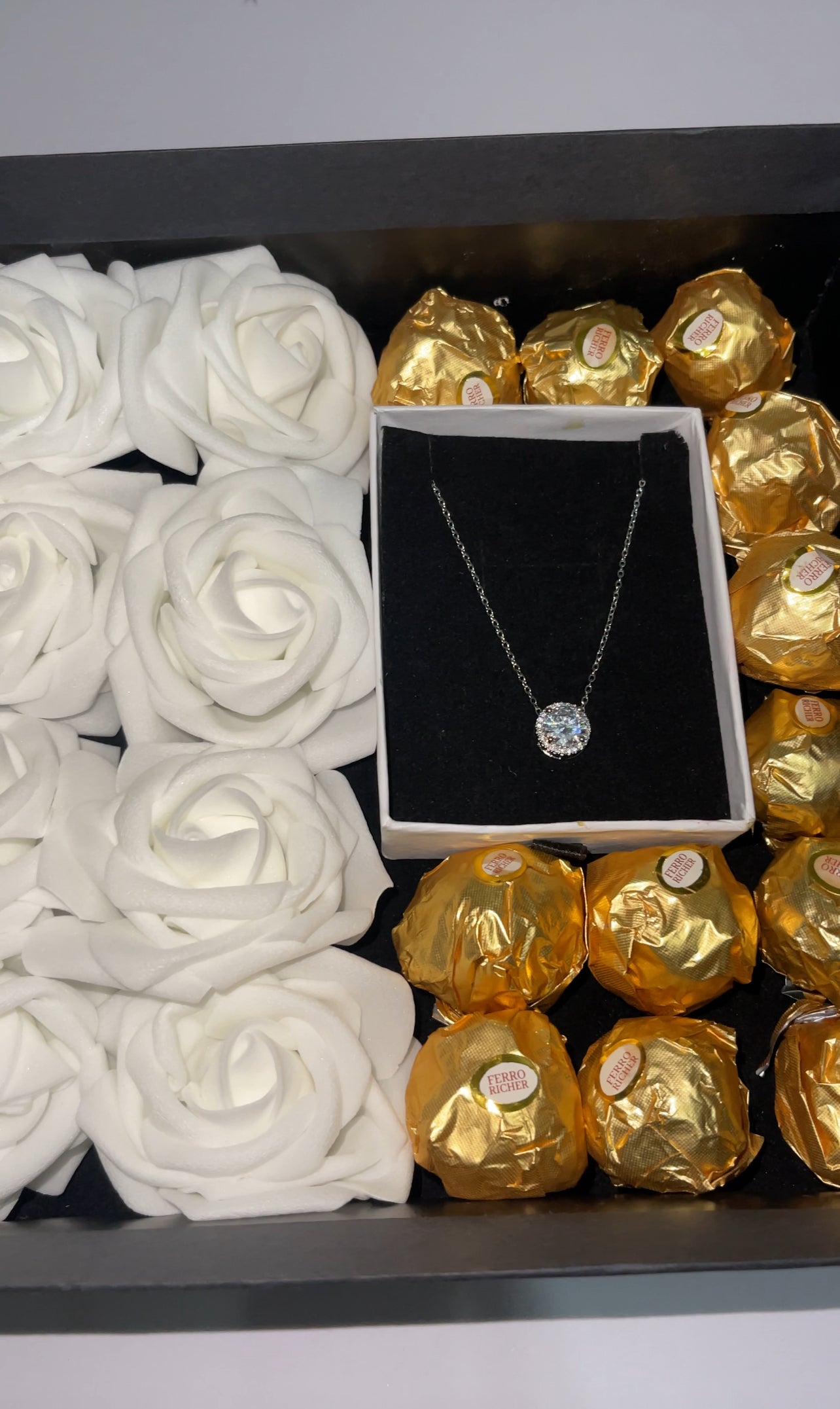 Nazil New Year Gift Box