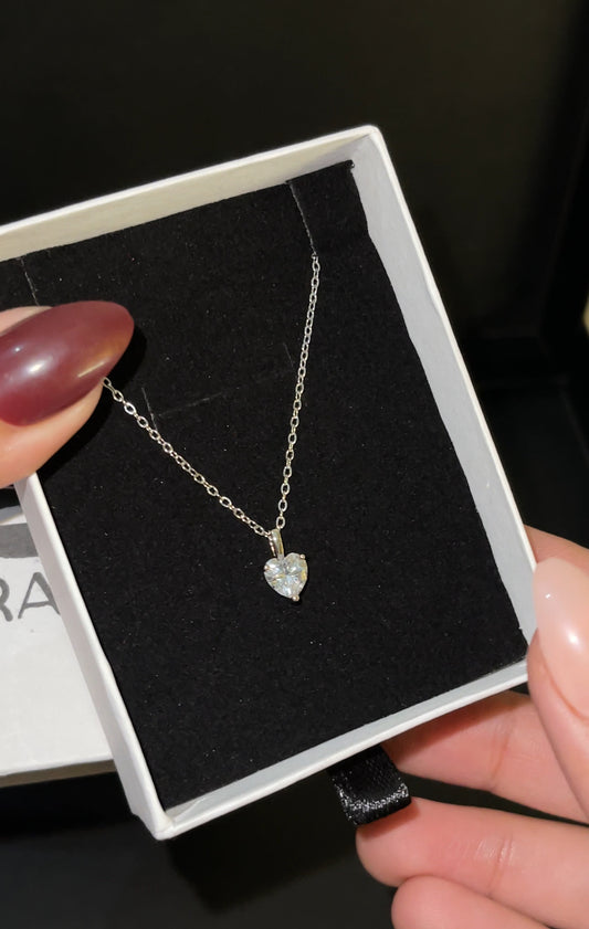 Minimal Savena Pendant