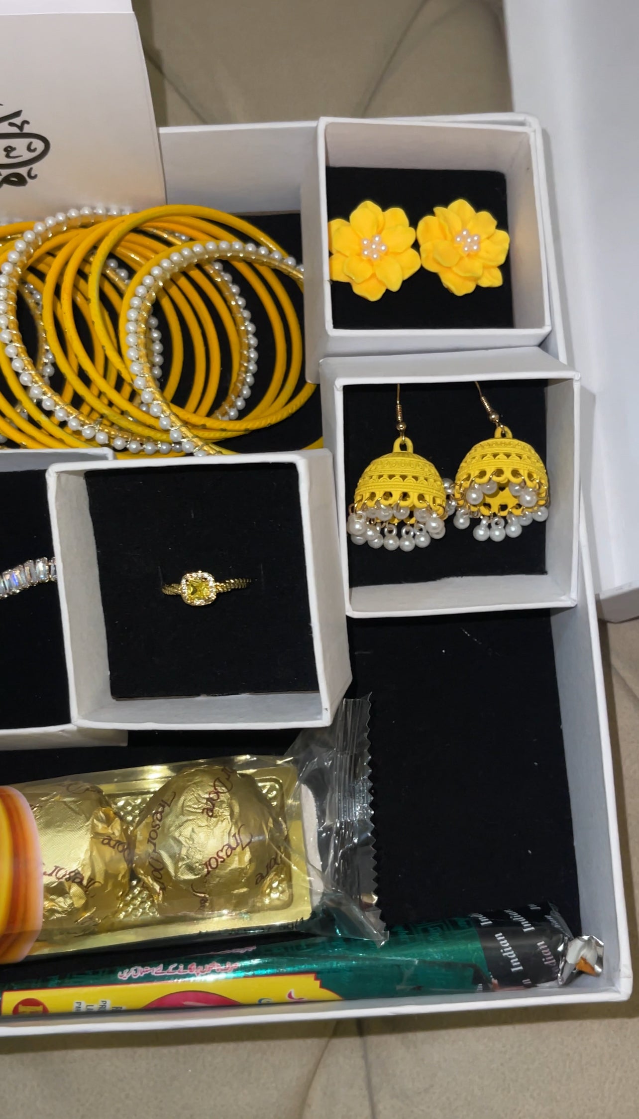 Yellow Eidi Bundle