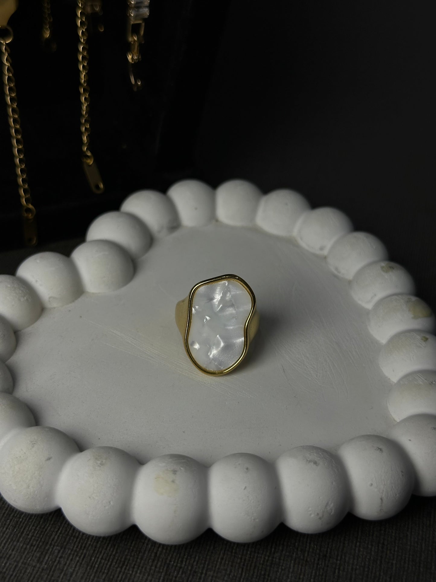 Luna Shell Ring