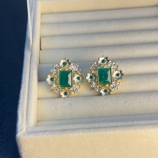 Zariye Studs