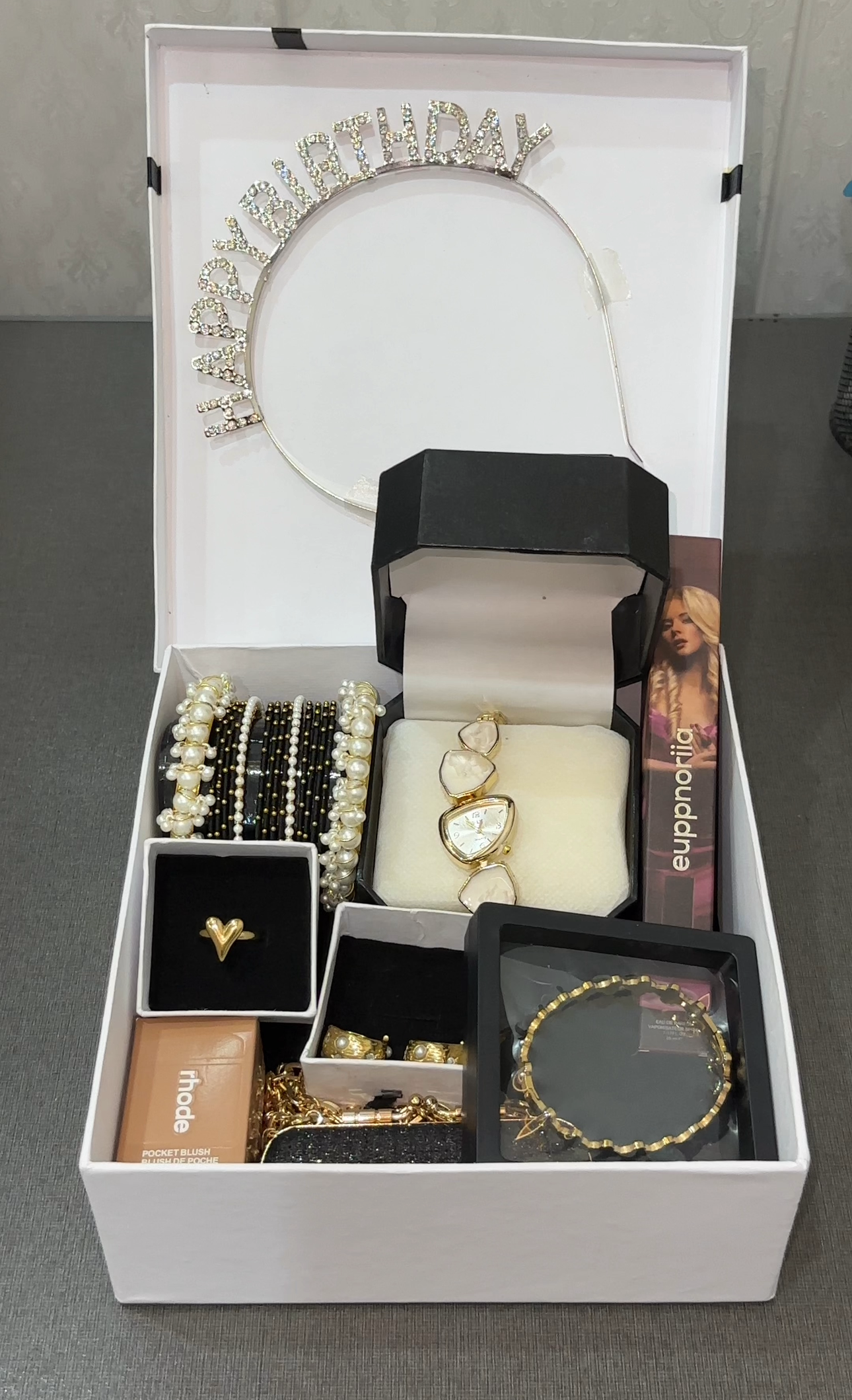 Alice Birthday Gift box
