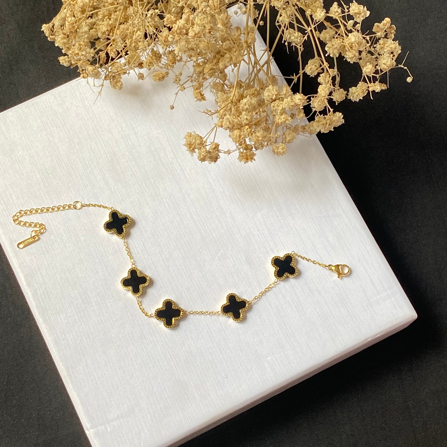 Clover bracelet